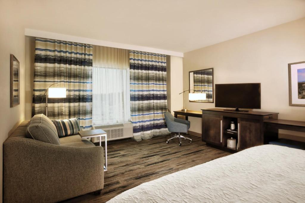 Hampton Inn & Suites By Hilton Baltimore/Aberdeen Md Main image 2